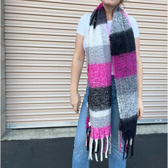 NWT Juicy Couture Oversized plaid scarf, pink, black, white, fringe, soft, OS - Picture 2 of 8